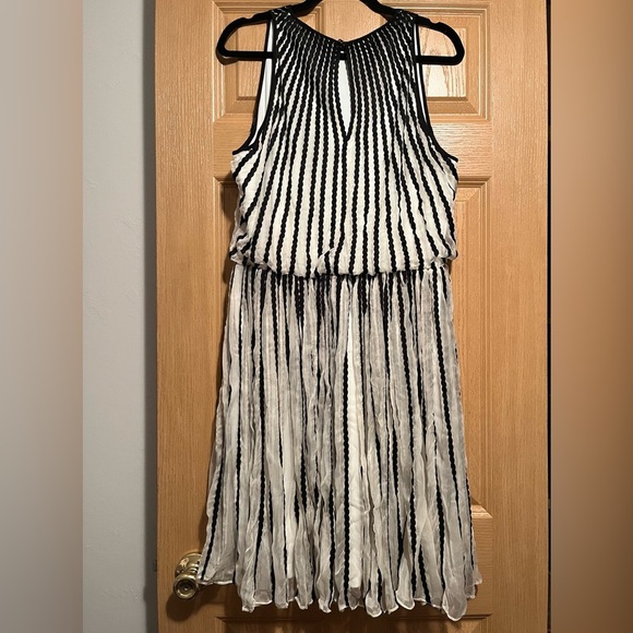 Anthropologie Geisha Designs Martinique Halter Dress - Picture 10 of 16